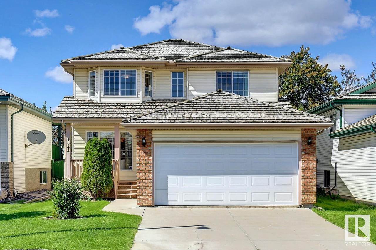 1044 Blackburn Close - Photo 1