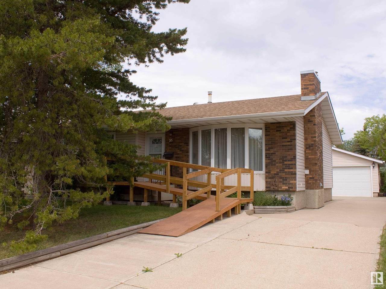 16 Kingfisher Road - Photo 1