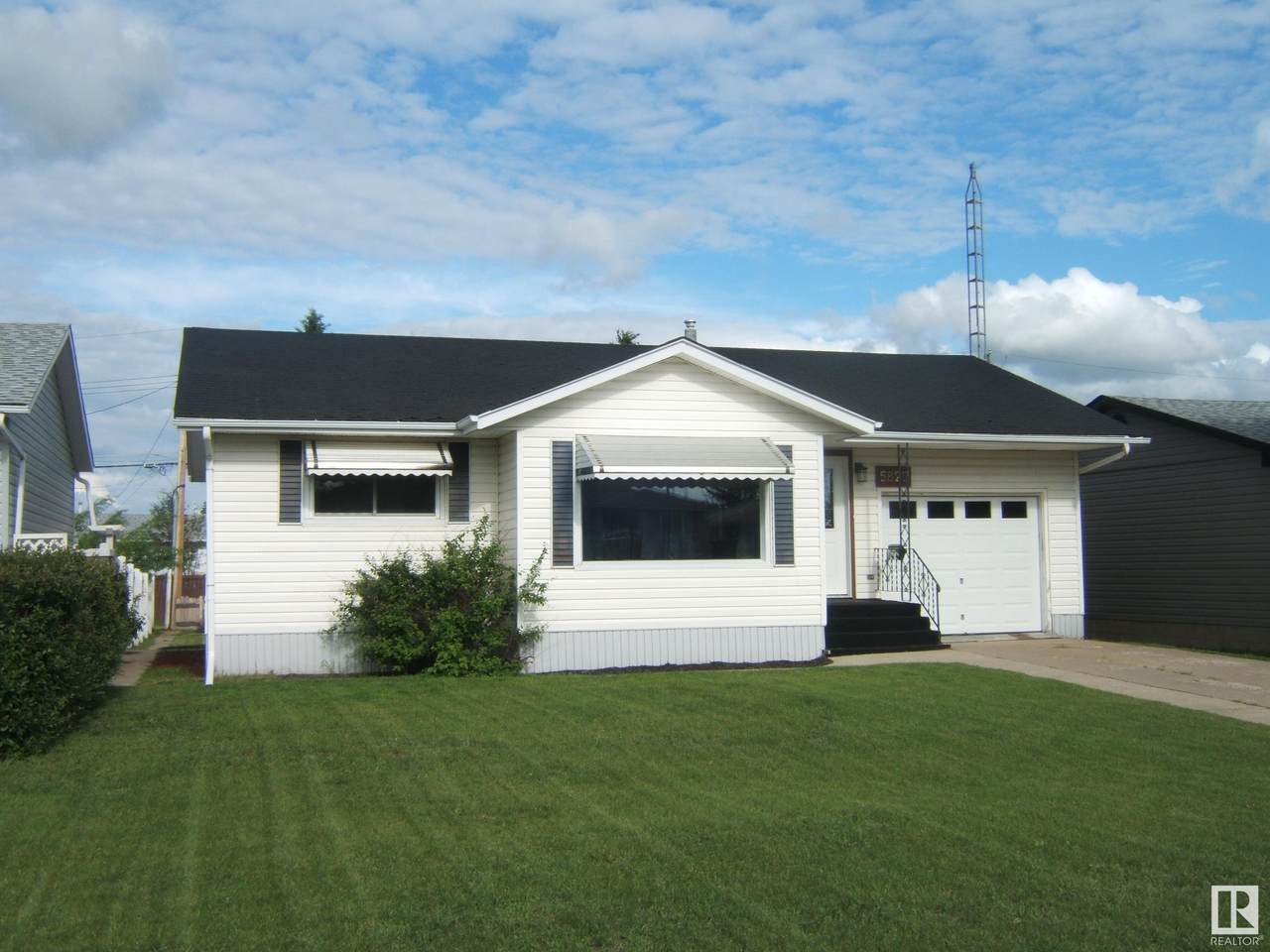 5825 50 Street - Photo 1