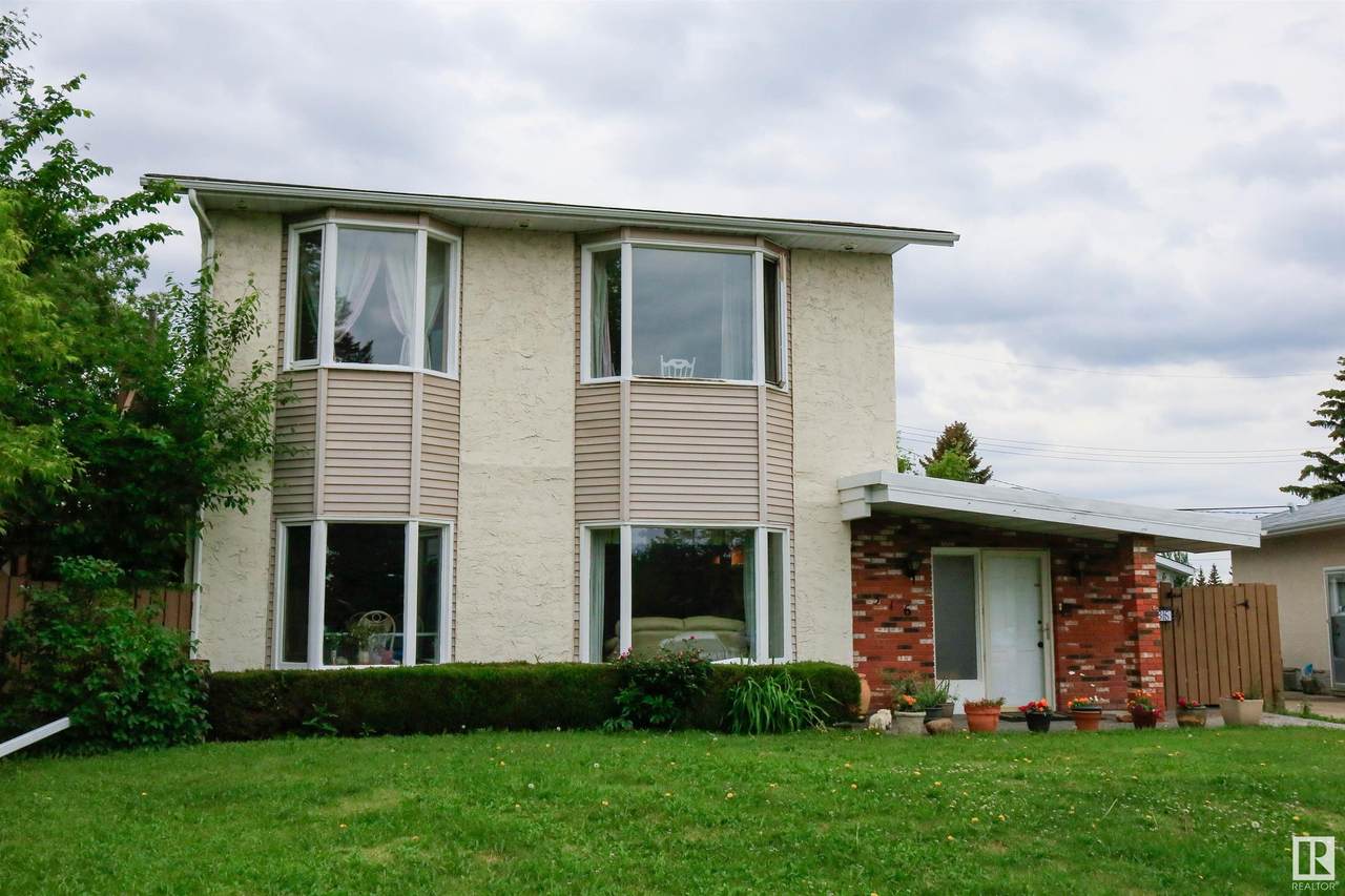 8316 160 Street - Photo 1