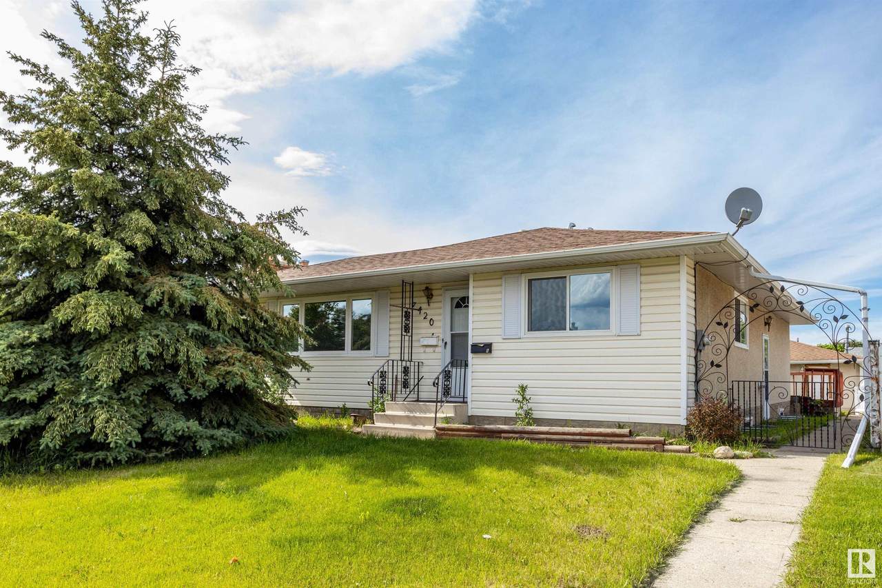 7420 149A Avenue - Photo 1