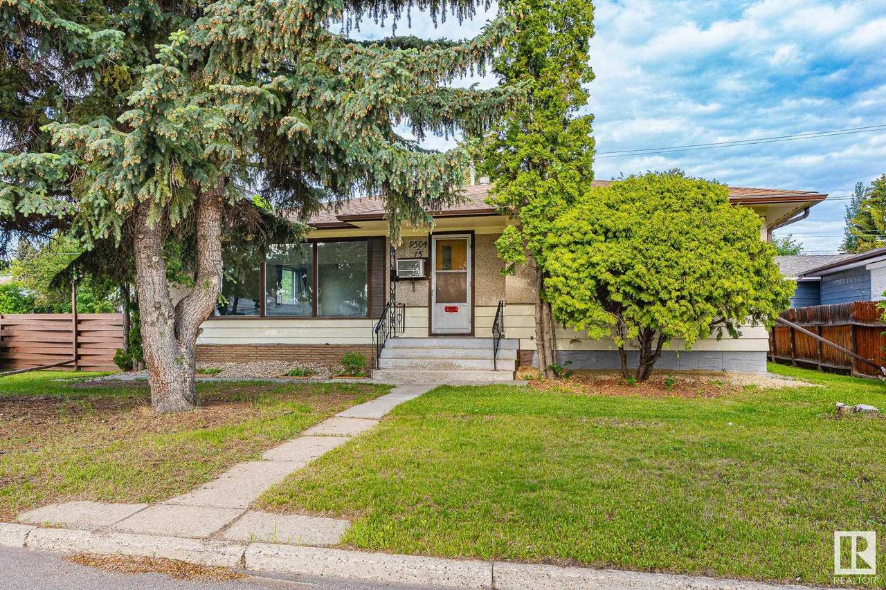 9504 75 Street - Photo 1