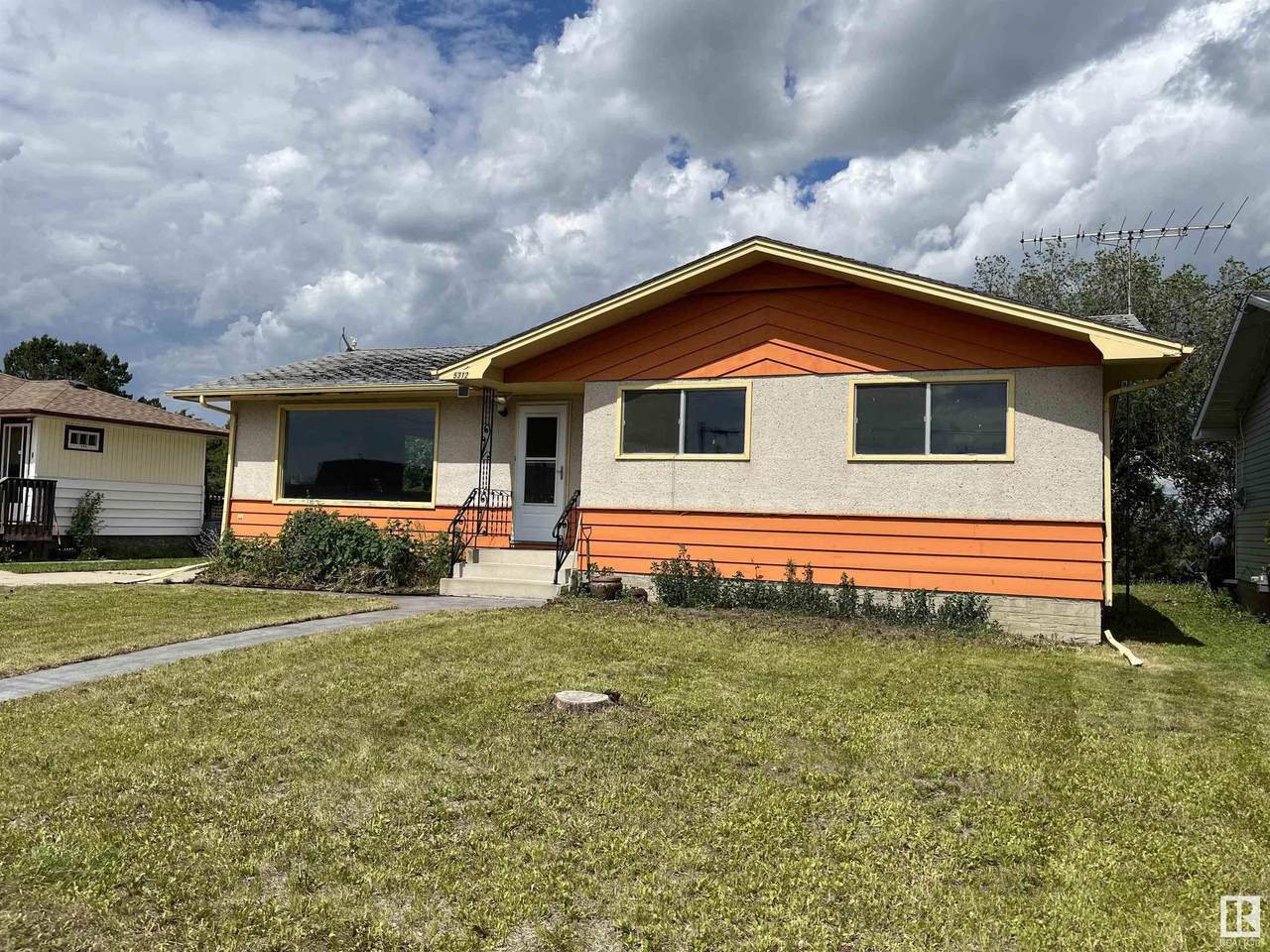 5312 50 Ave - Photo 1