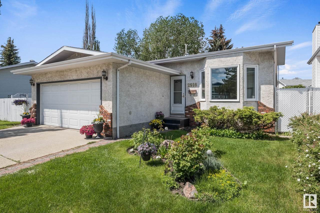 2916 44A Street - Photo 1