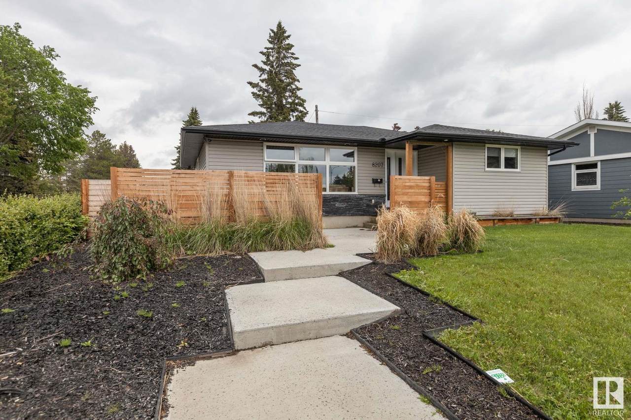 8207 145 Street - Photo 1