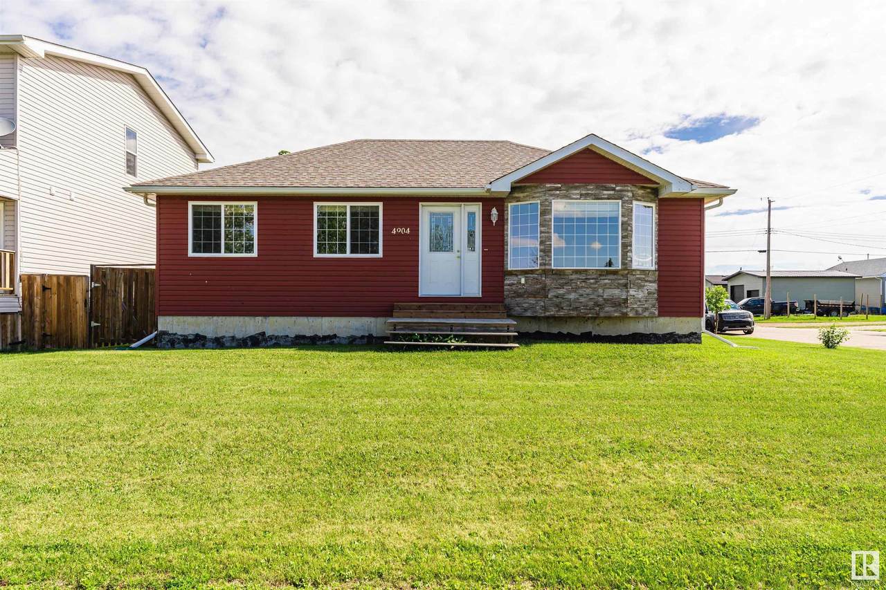 4904 47 Avenue - Photo 1
