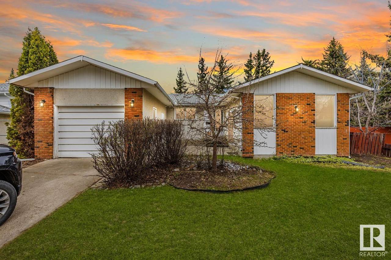 30 Alcott Crescent - Photo 1
