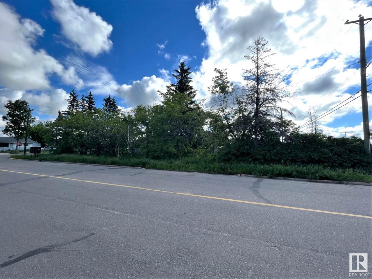 4612 51 Avenue - Photo 1