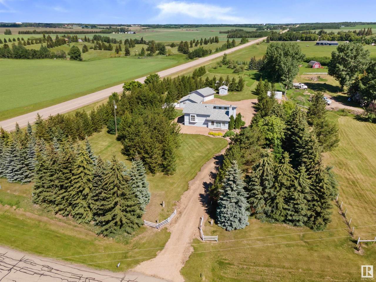 2 55517 RGE RD 240 - Photo 1