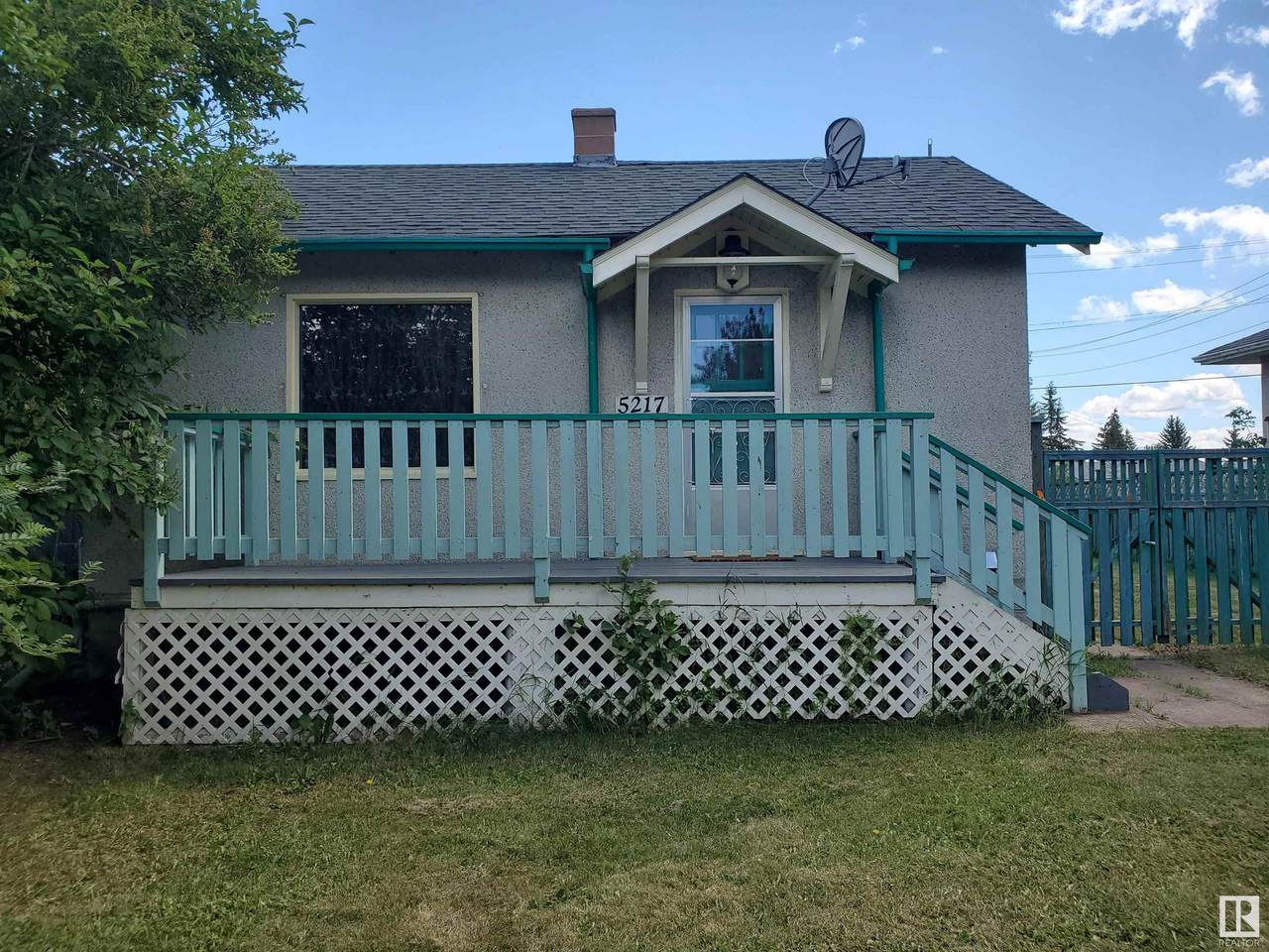 5217 51 Street - Photo 1