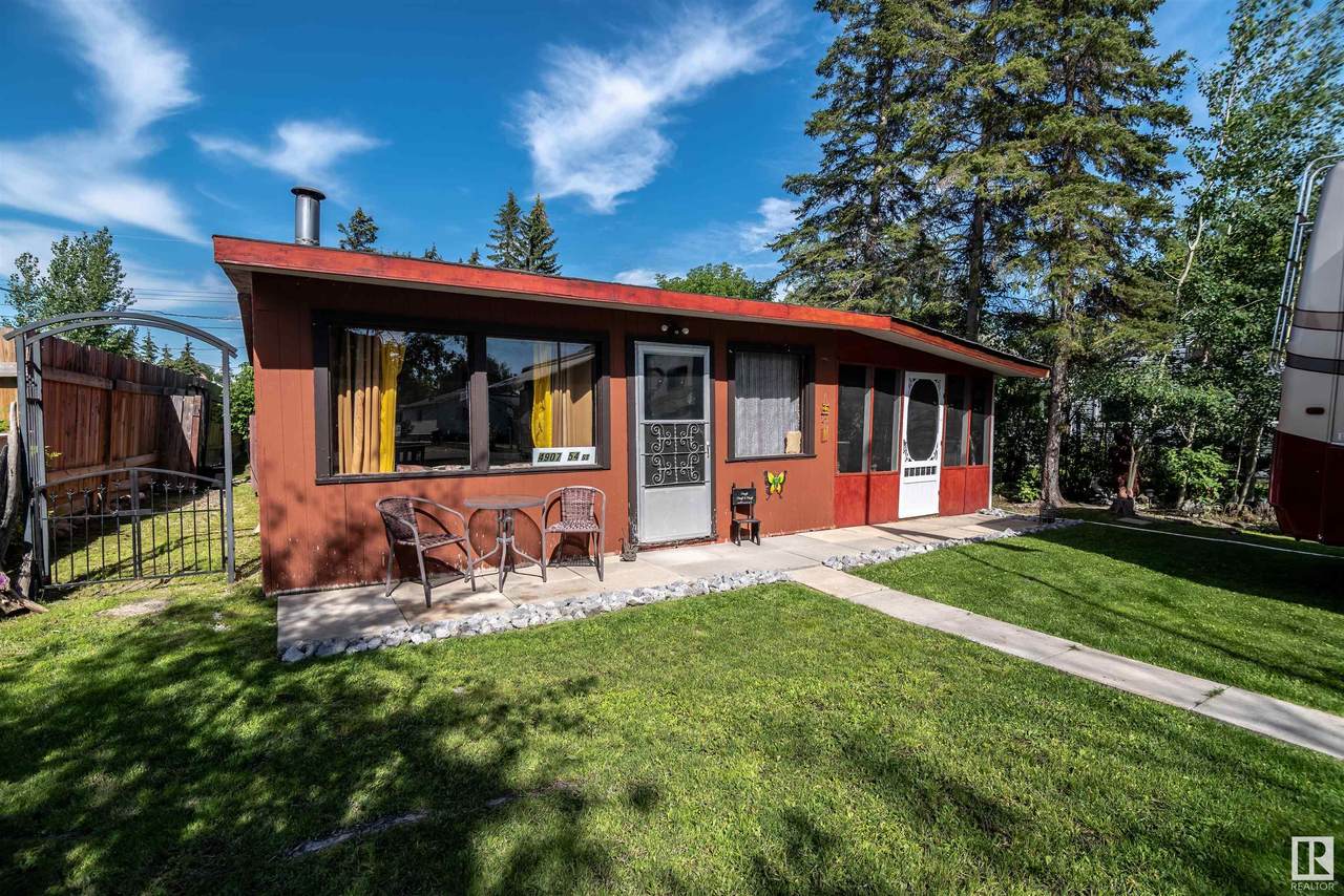 4907 54st - Photo 1