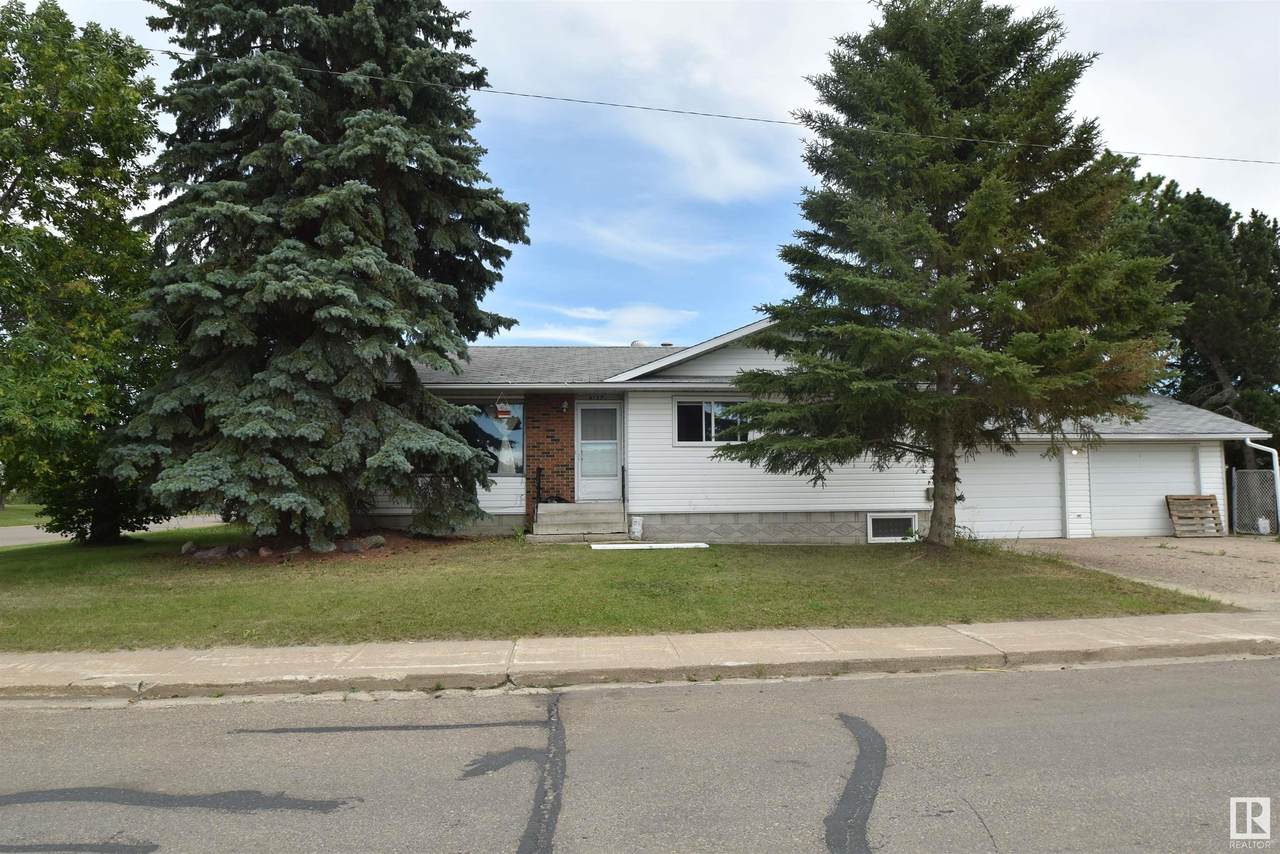 5137 53 Avenue - Photo 1