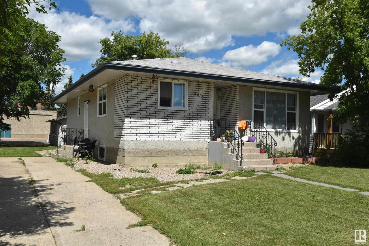 4626 48 Avenue - Photo 1