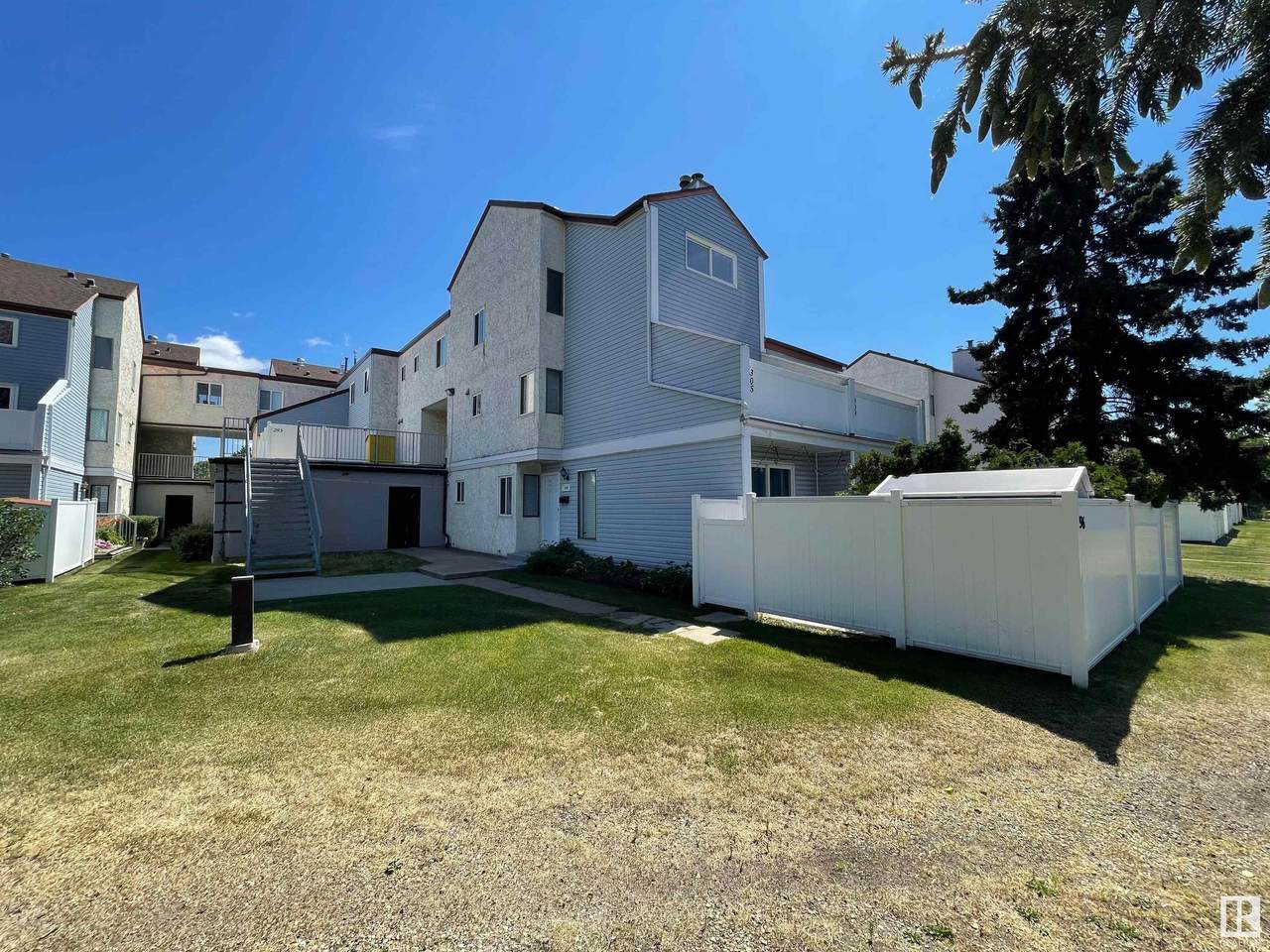 305 Lancaster Terrace - Photo 1