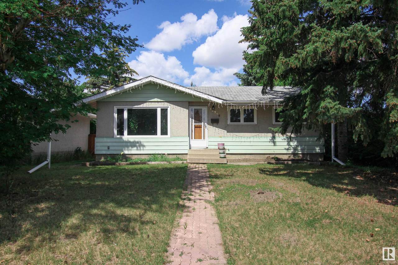 15706 90 Avenue - Photo 1