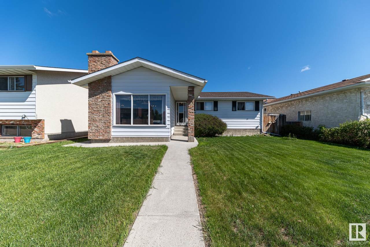 11708 144 Avenue - Photo 1
