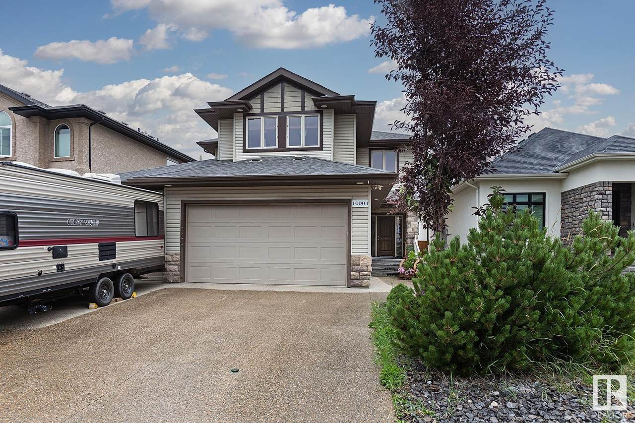 10904 174 Avenue - Photo 1