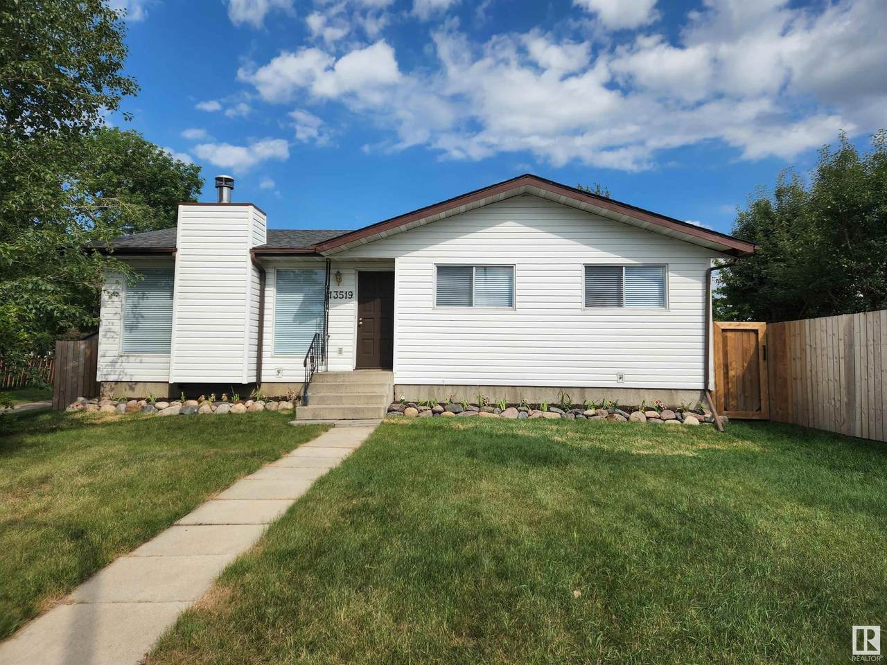 13519 24 Street - Photo 1