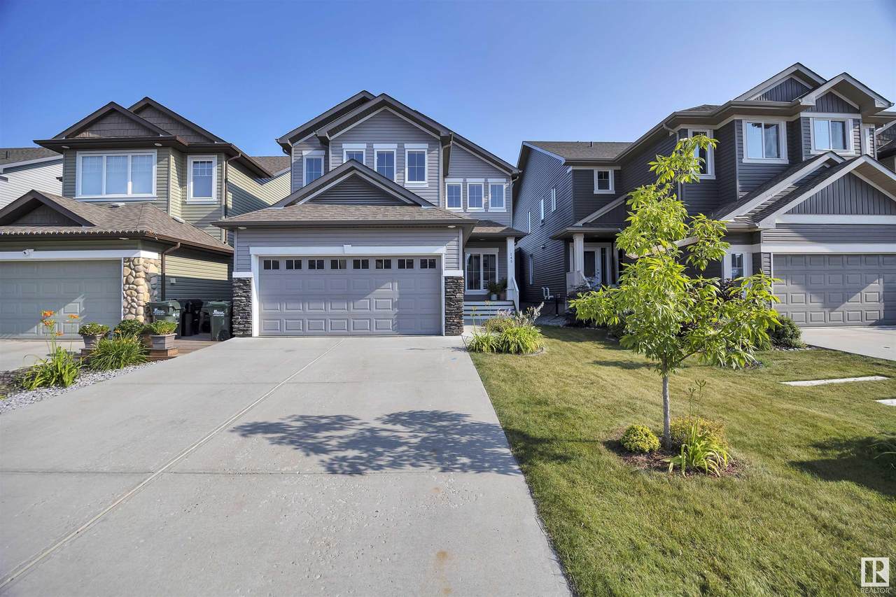 145 Sandalwood Crescent - Photo 1