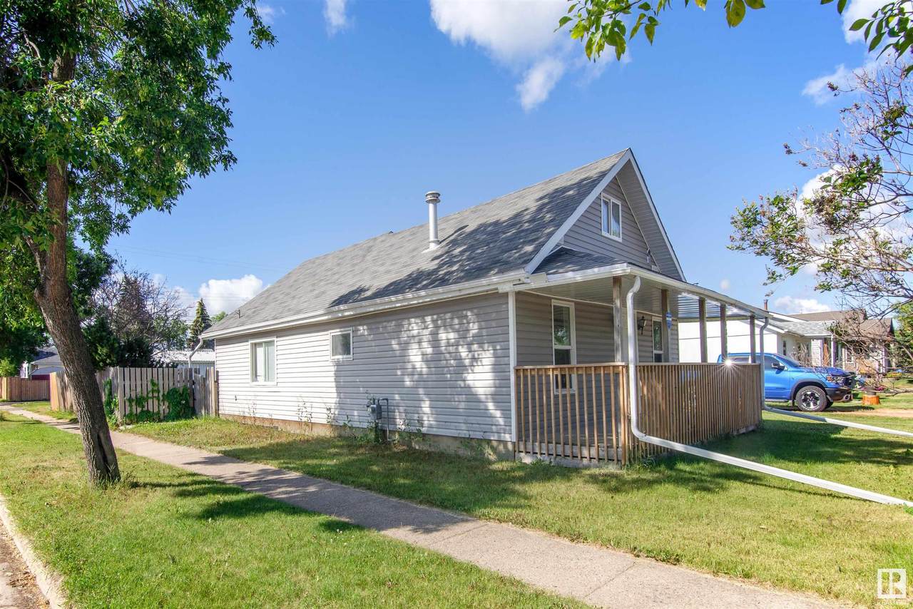 4802 52 Avenue - Photo 1