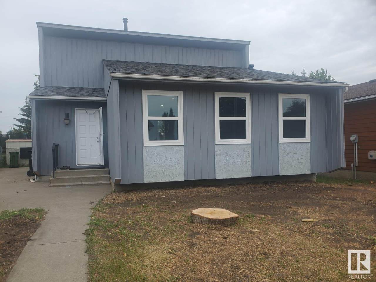 5547 10 Avenue - Photo 1