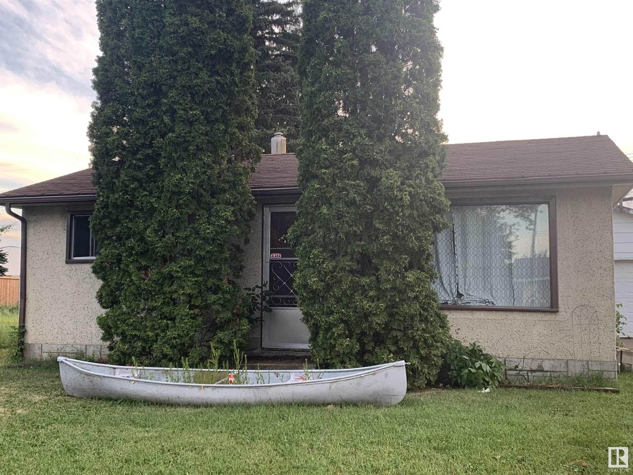 4330 52 Street - Photo 1