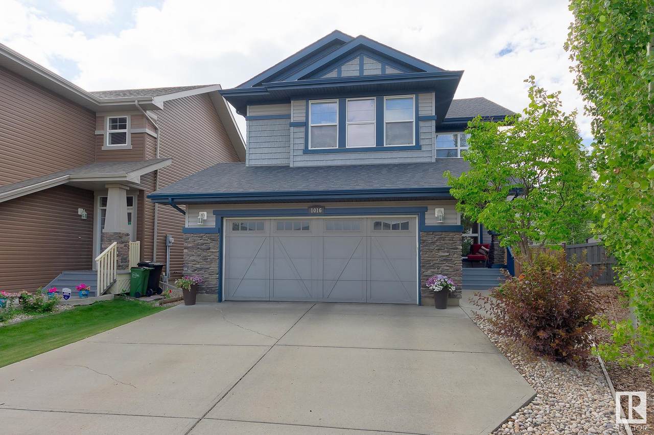 1016 174 Street - Photo 1