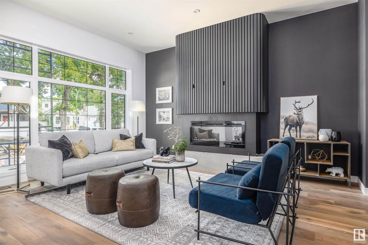 10933 80 Avenue - Photo 1