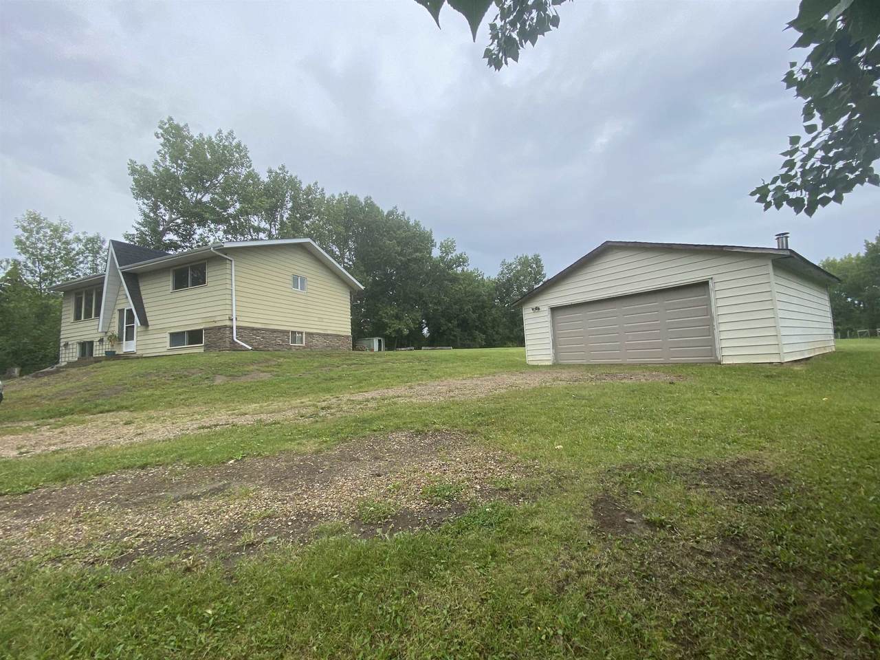 10 53111 RGE RD 21 - Photo 1