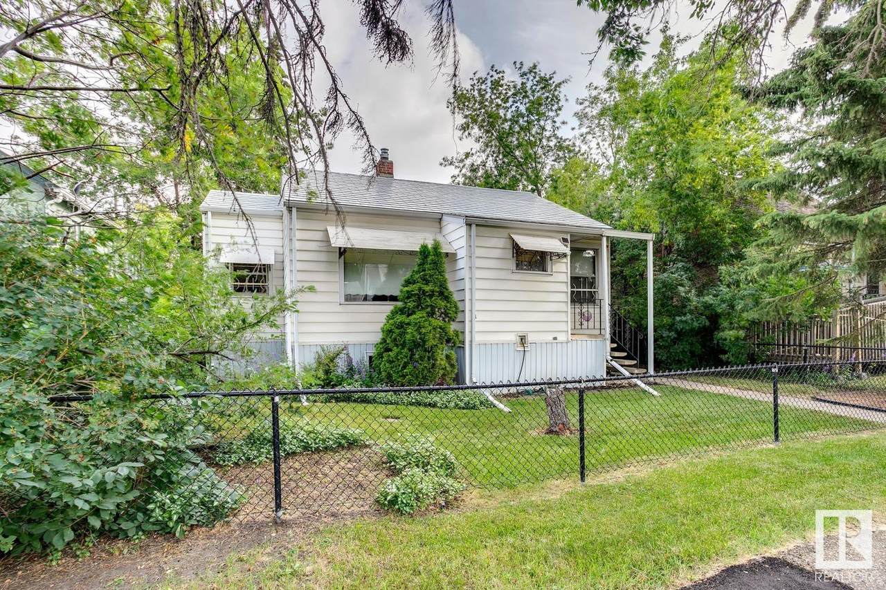 9854 75 Avenue - Photo 1