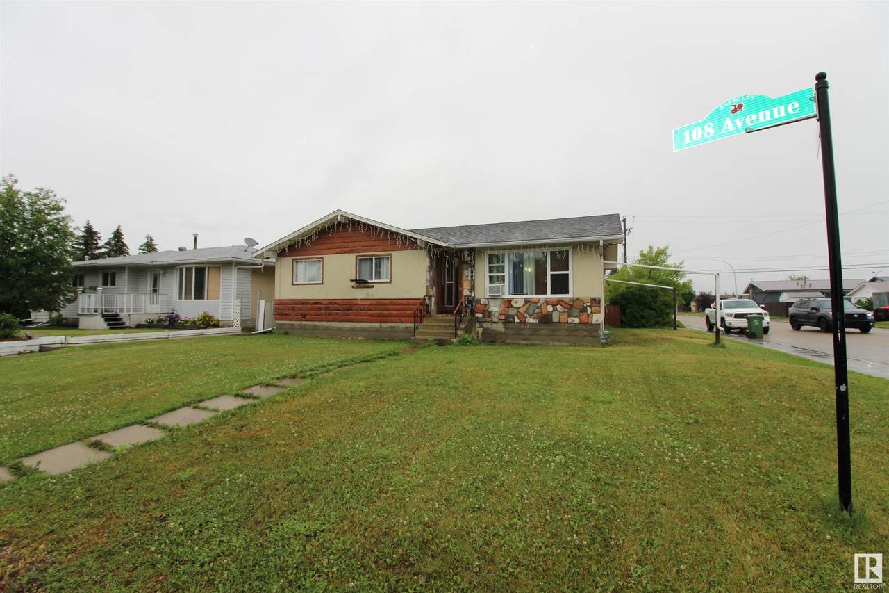 10303 108 Avenue - Photo 1