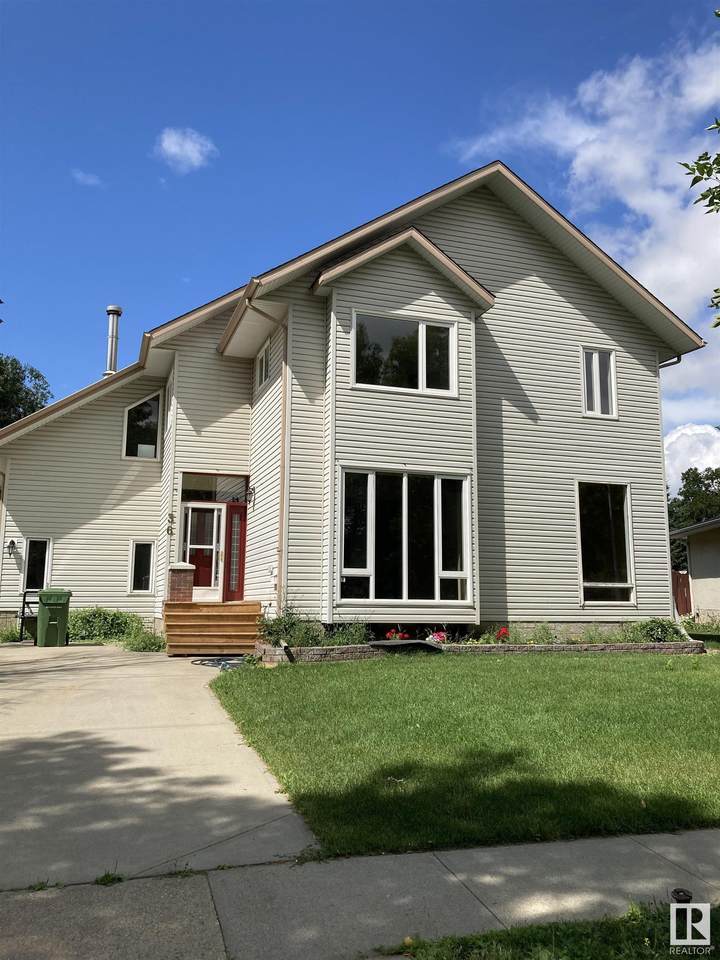 36 Laurier Crescent - Photo 1