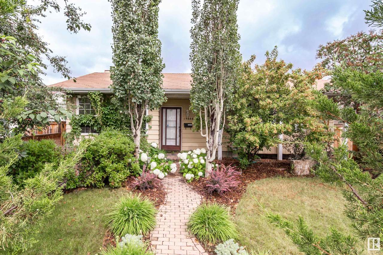13844 30 Street - Photo 1