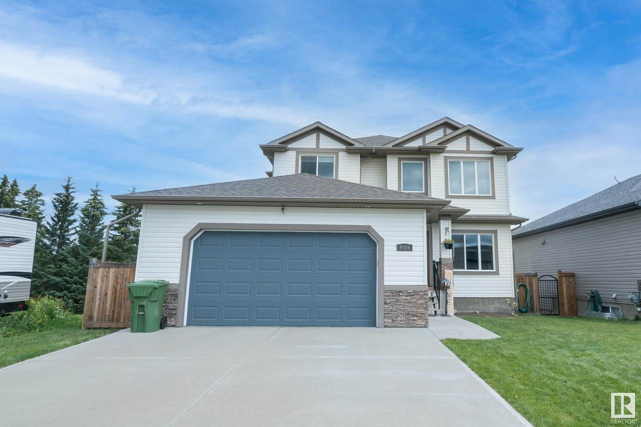 5516 55 Avenue - Photo 1