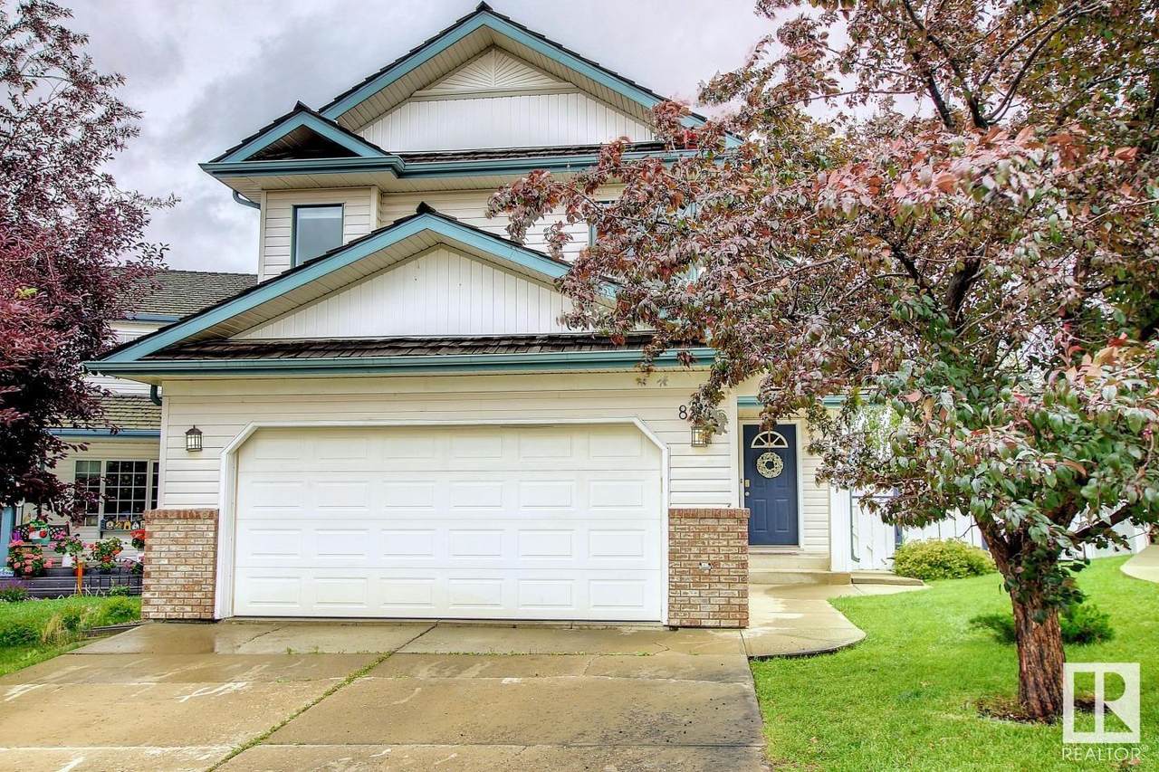 884 Nottingham Boulevard - Photo 1