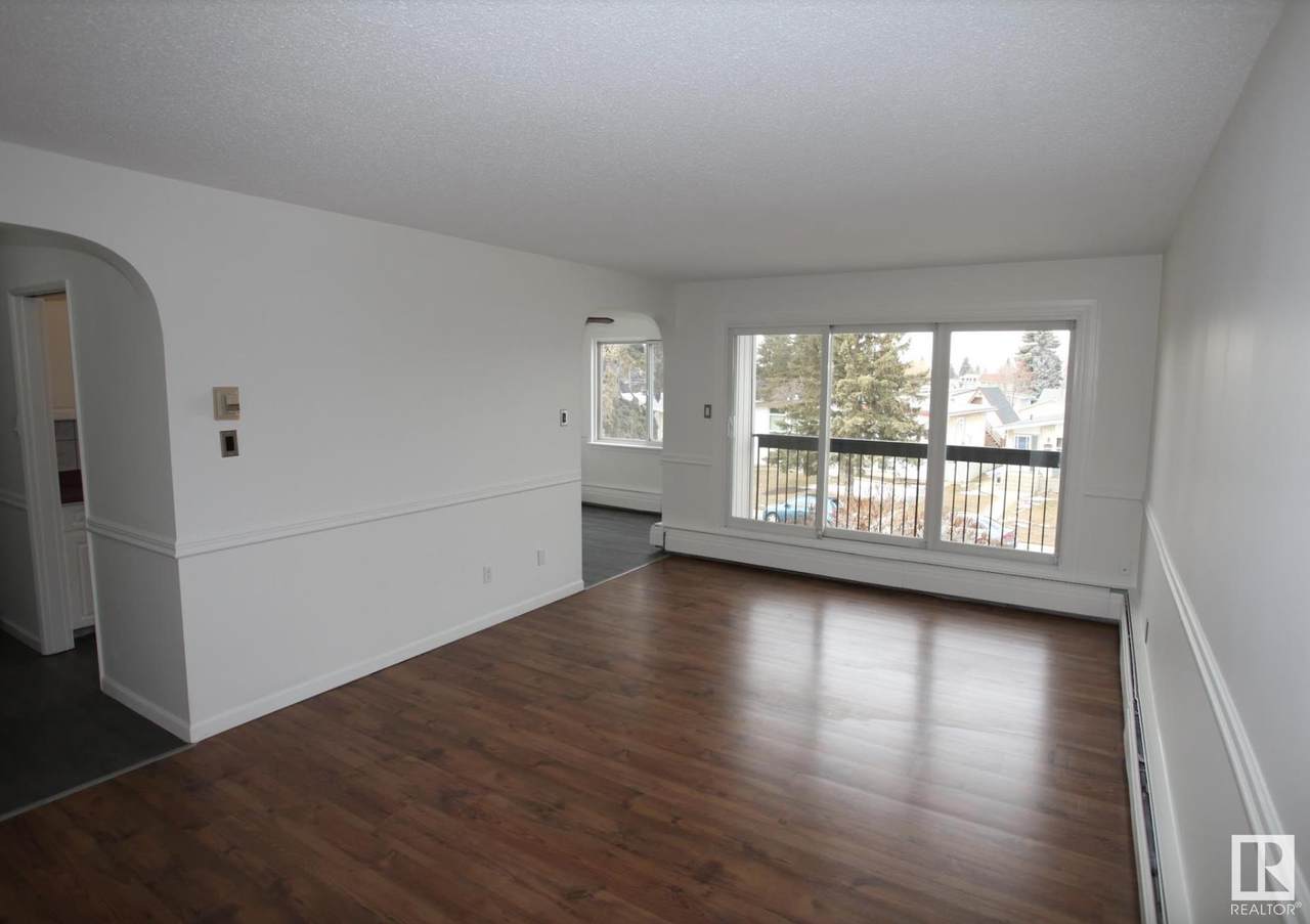 11425 41 Avenue - Photo 1