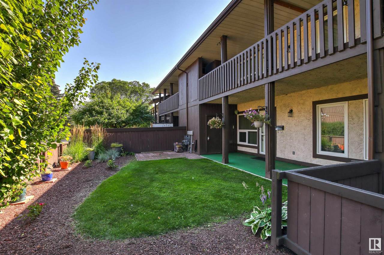 116 Surrey Gardens - Photo 1