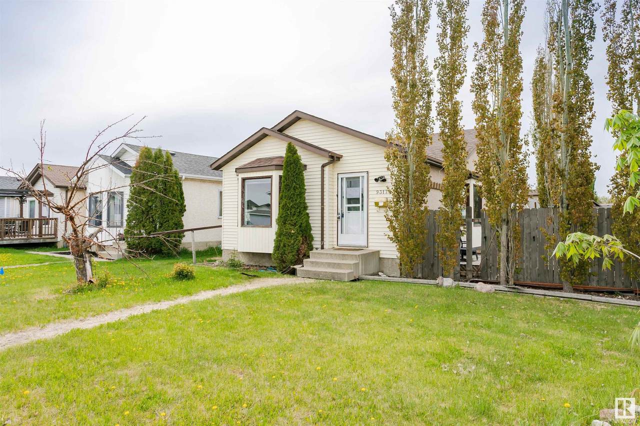9317 179 Avenue - Photo 1