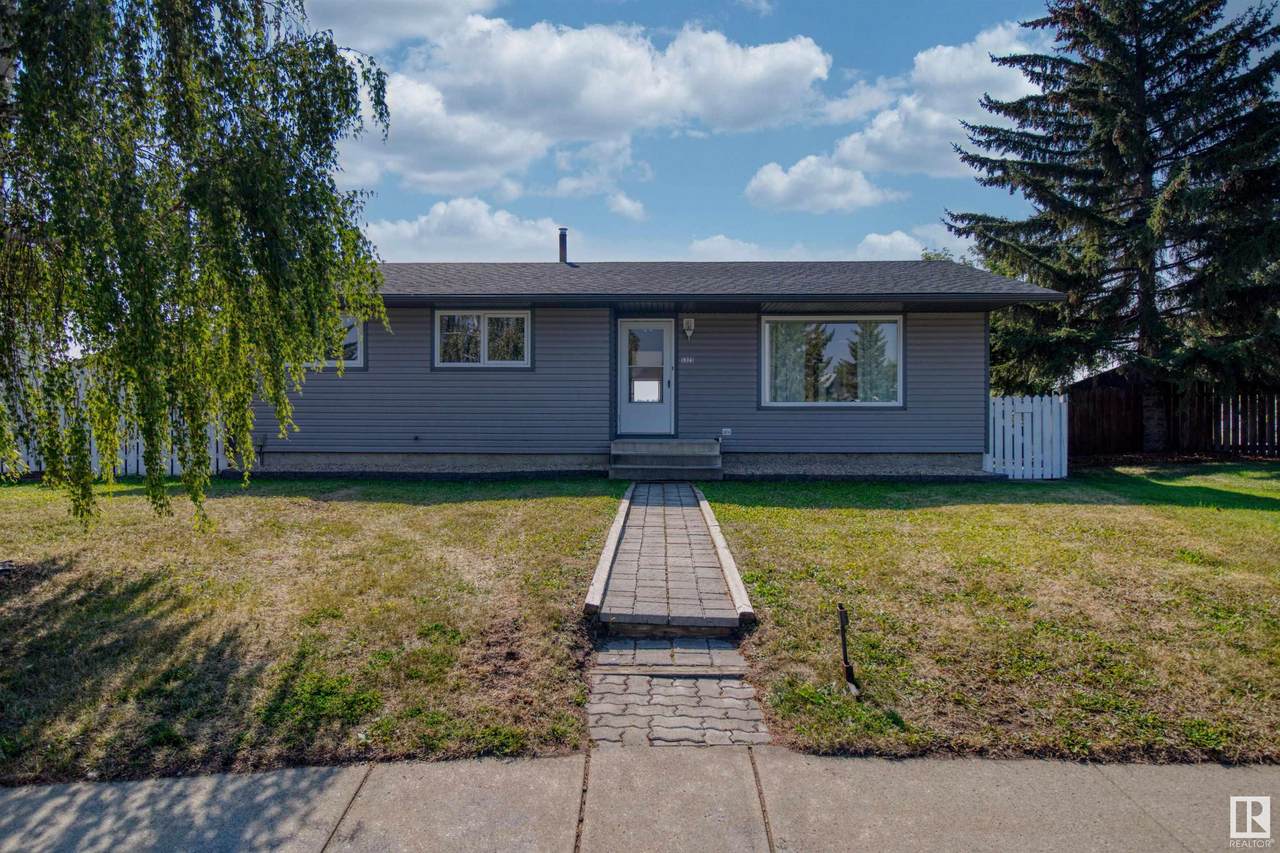 5323 51 Avenue - Photo 1