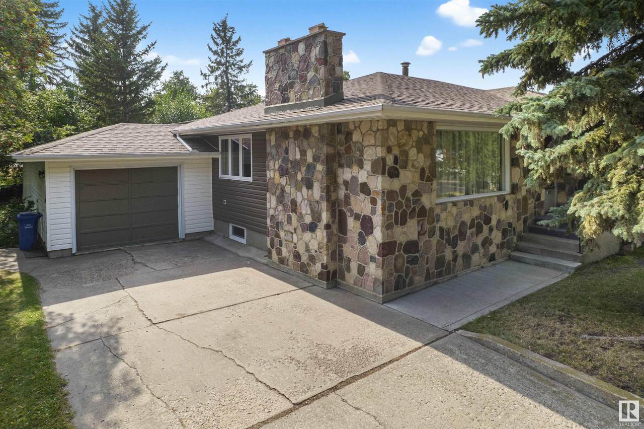 5211 52 Avenue - Photo 1