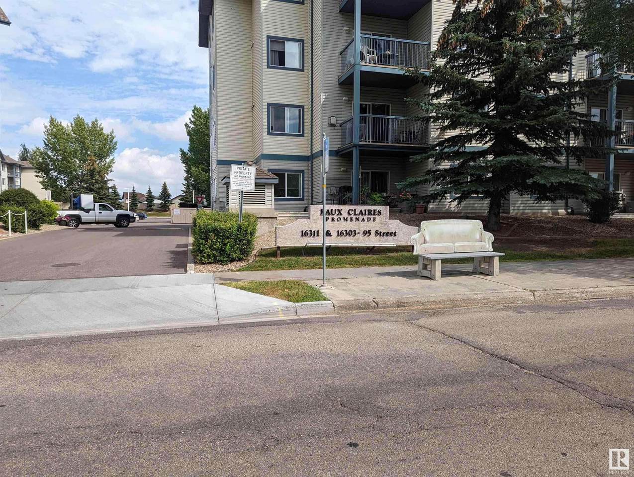 246 16311 95 Street - Photo 1