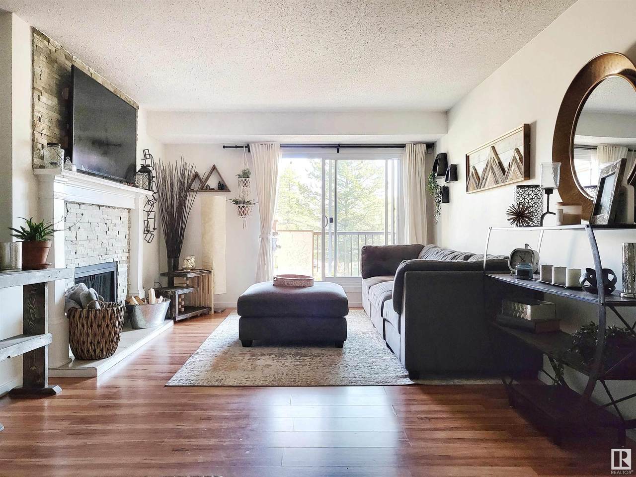 205 53 Akins Drive - Photo 1