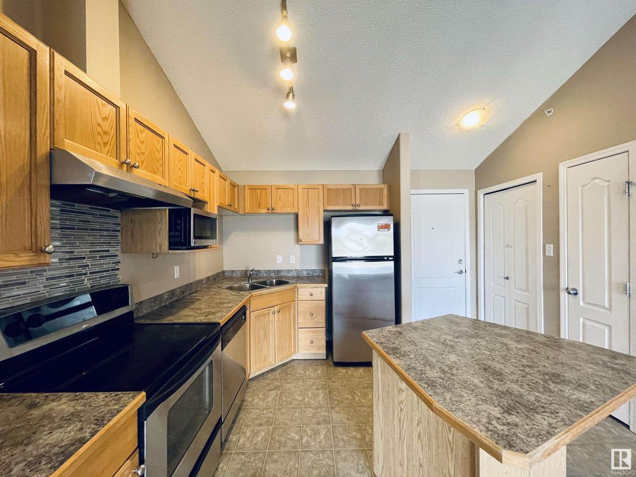 417 151 Edwards Drive - Photo 1