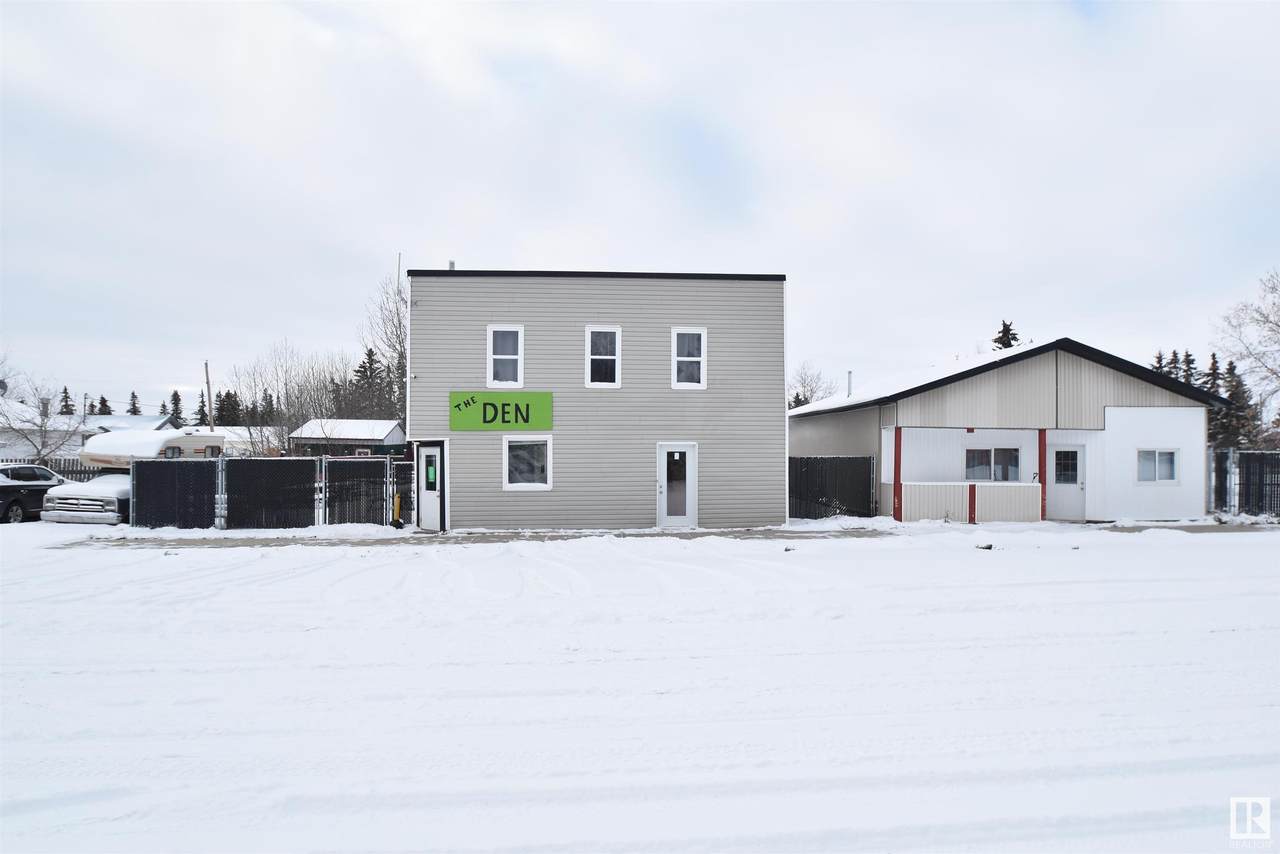 4221 Main St - Photo 1