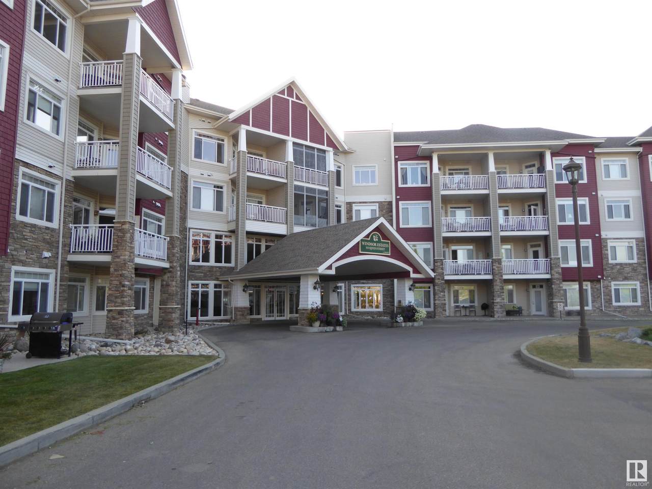 316 511 Queen Street - Photo 1