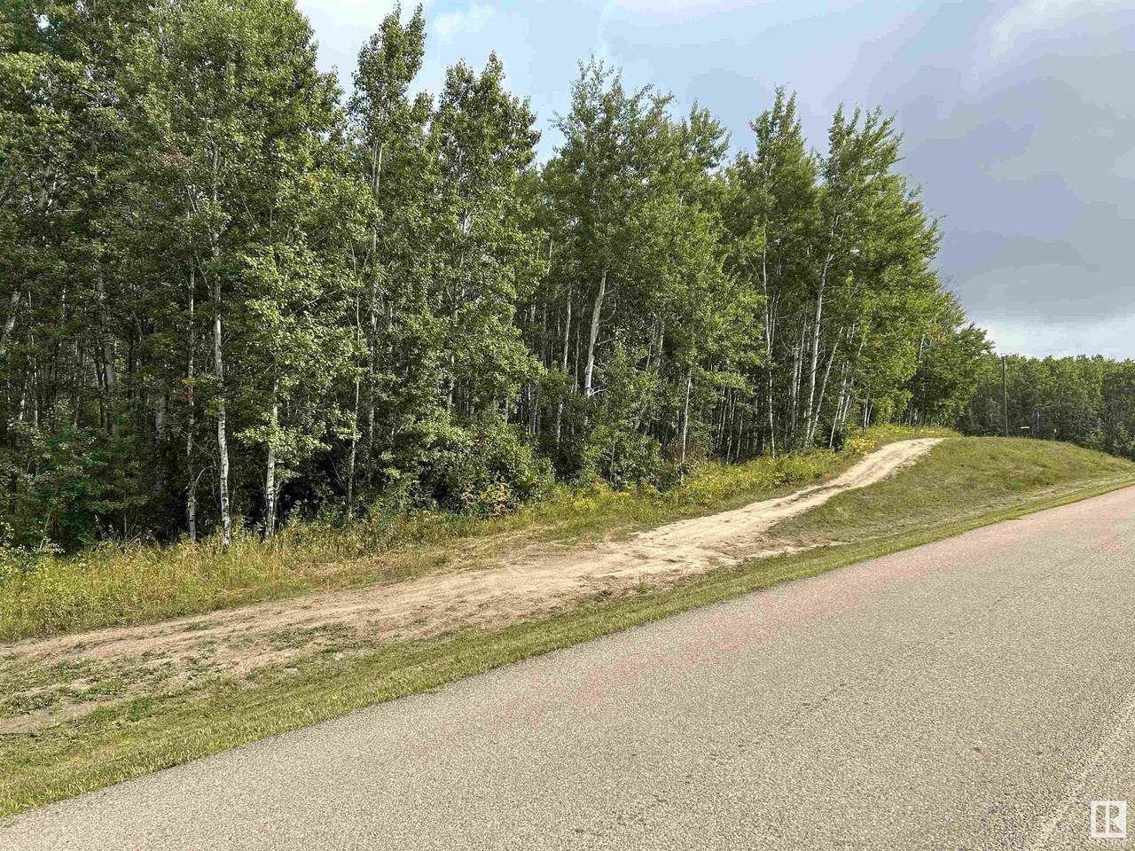 https://bt-photos.global.ssl.fastly.net/alberta/1280_boomver_1_E4410246-2.jpg