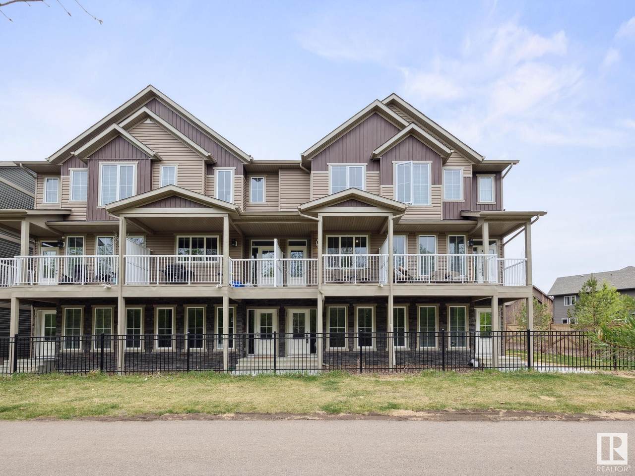1051 Graydon Hill Boulevard - Photo 1