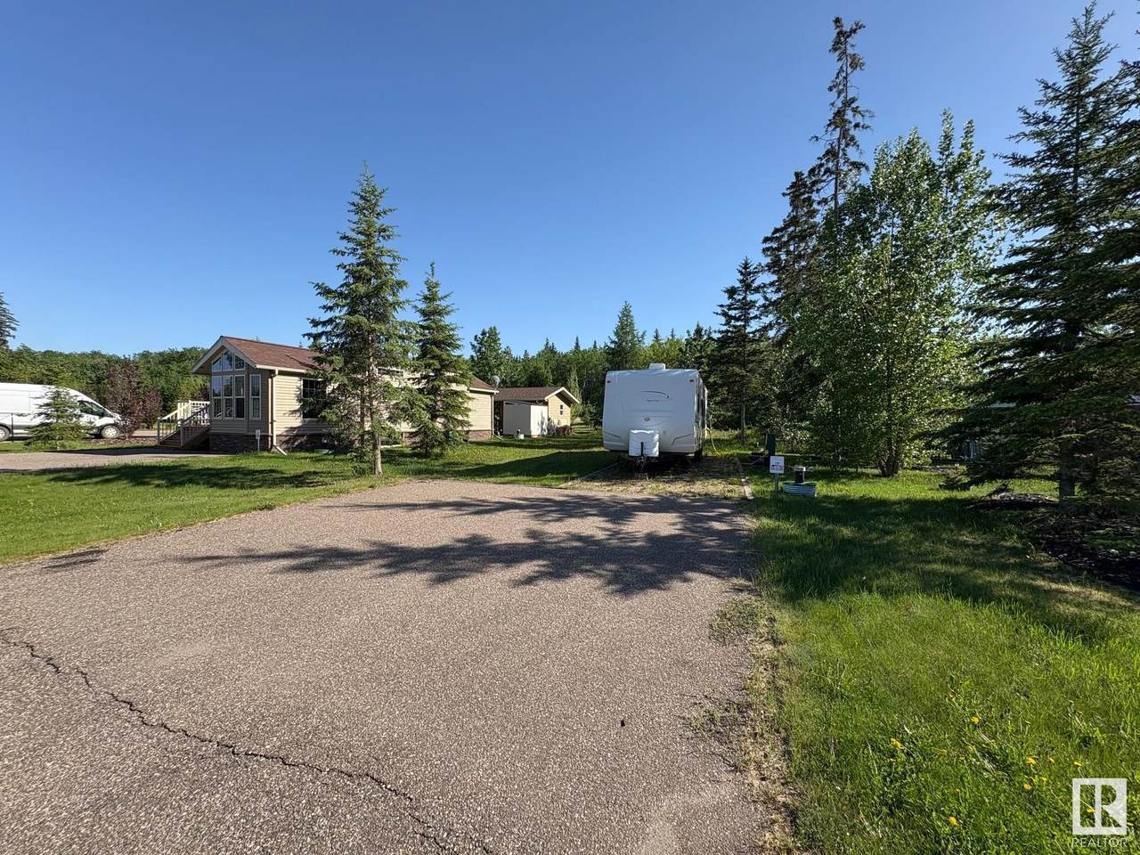 https://bt-photos.global.ssl.fastly.net/alberta/1280_boomver_1_E4439904-6.jpg