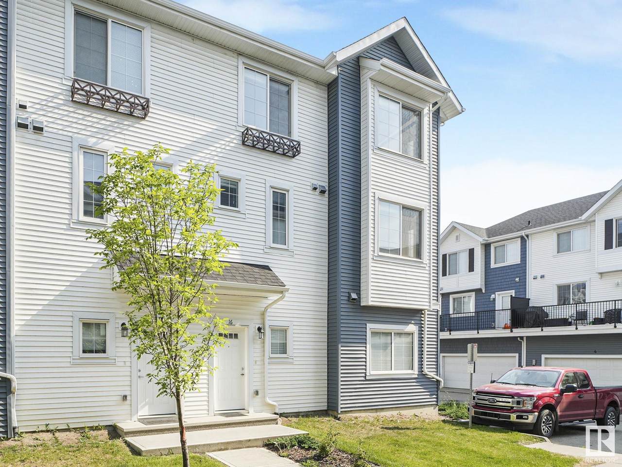 735 Allard Boulevard - Photo 1