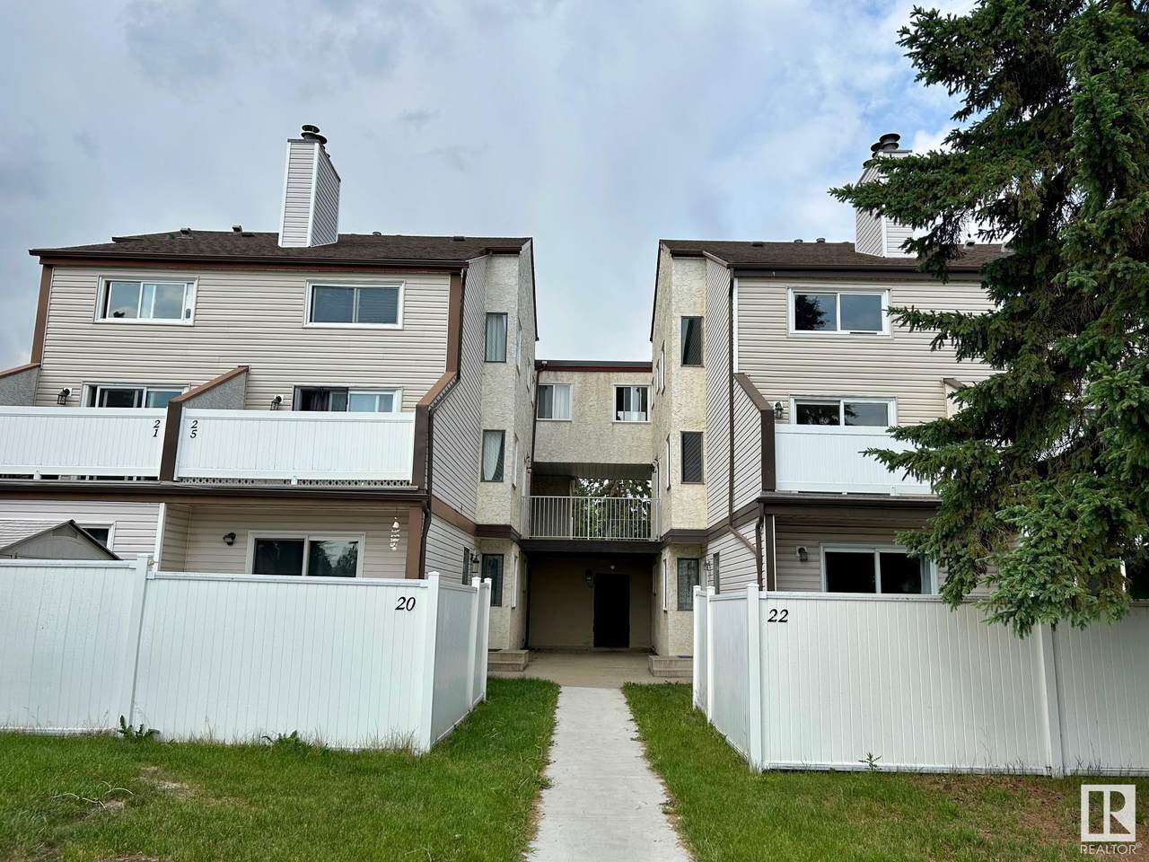 27 Lancaster Terrace - Photo 1